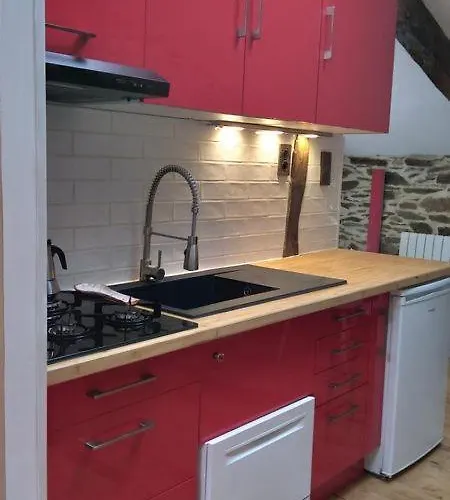 Tatil Evi Gite,bergerie En Moyenne Montagne Lacaze